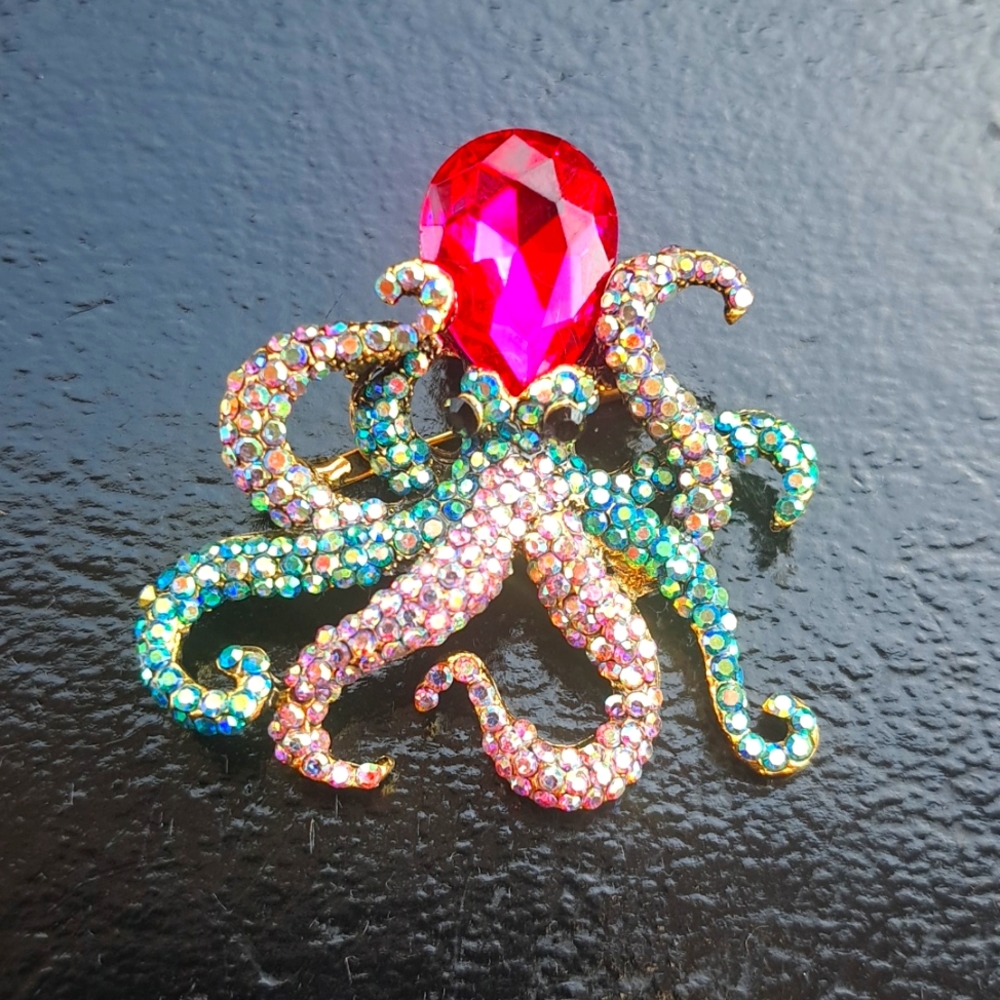 Octopus Brooch - Picture 1 of 4